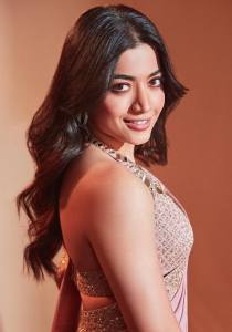 rashmika-mandanna-new-photos-in-saree
