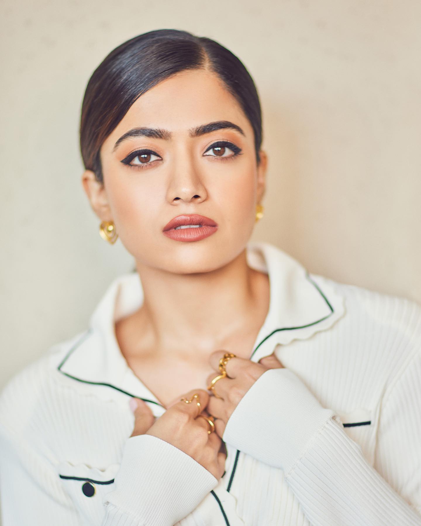 rashmika-mandanna-Ribbed-Knit-Dress-006.jpg