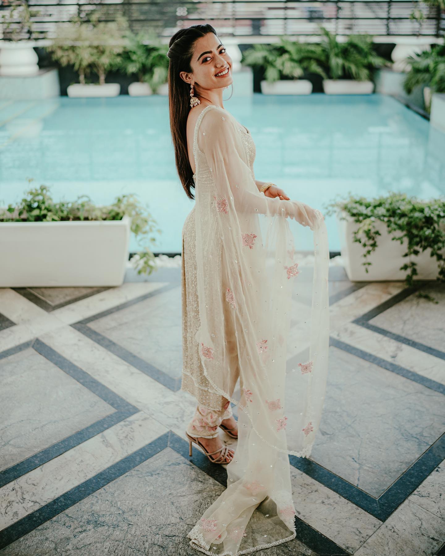 rashmika-mandanna-in-glitter-dress-images-003.jpg