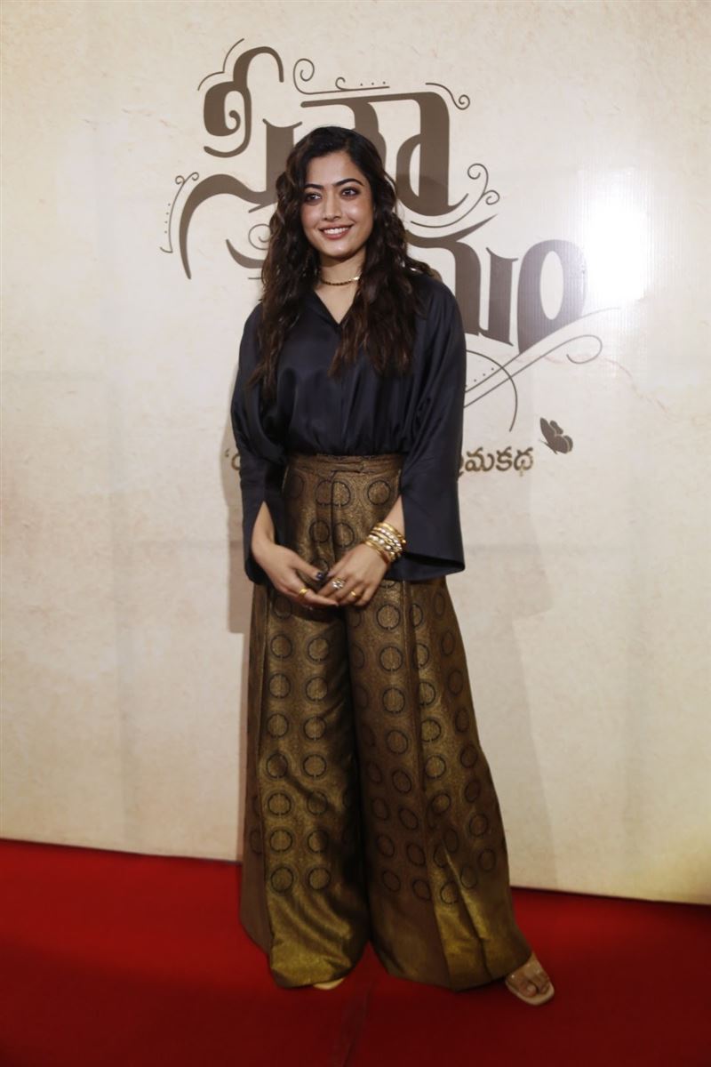 rashmika-mandanna-new-look-in-black-outfit-001.jpg