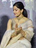 rashmika-mandanna-latest-images-in-Organza-Saree-with-Contrast-Border-003