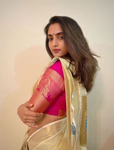 Reba Monica John New onam Photoshoot pics