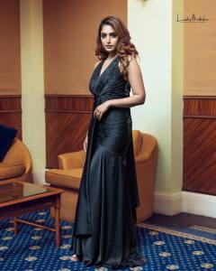 reba-monica-john-in-black-gown-photos-001