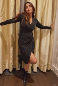 reba-monica-john-in-black-gown-photos-005
