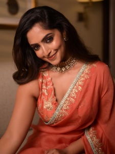 reba-monica-john-in-orange-party-wear-saree-images