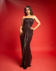 reba-monica-john-new-movie-photos-004