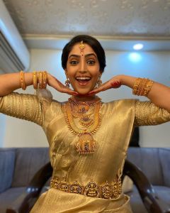 reba-monica-john-saree-photos