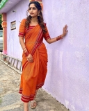 reba-monica-john-new-saree-photos-at-movie-location-002