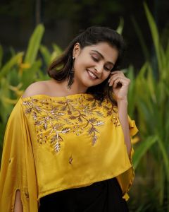 1_remya-nambeesan-photos-hd-001