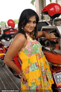 402remya_nambeesan_stills_14-002