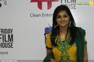 5564remya_nambeesan_latest_pics_88-001