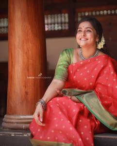 ramya-nambeesan-images-in-new-makeup0213-002