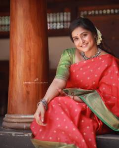 ramya-nambeesan-images-in-new-makeup0213-003