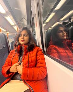 ramya-nambeesan-in-new-style-photos-007