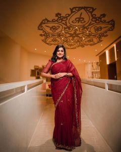 ramya-nambeesan-in-wine-red-saree-photos-002