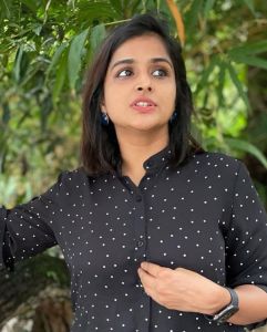 ramya-nambeesan-instagram-photos-004