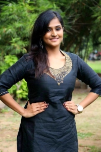 ramya-nambeesan-latest-photo-gallery-00396