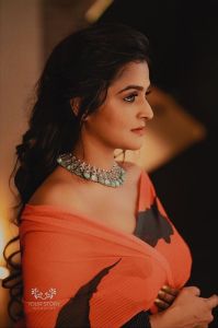 ramya-nambeesan-photos-in-orange-saree-002