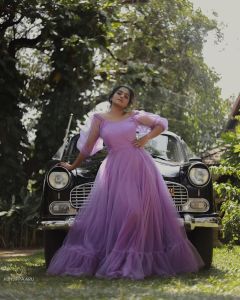 ramya-nambeesan-photos-in-purple-colour-gown-004