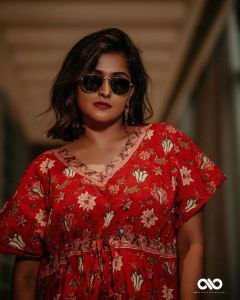 ramya-nambeesan-profile-photos-001