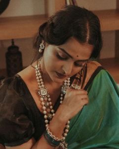 ramya-nambeesan-profile-photos-009