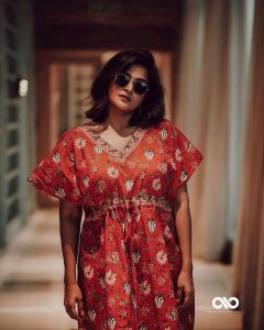 ramya-nambeesan-profile-photos