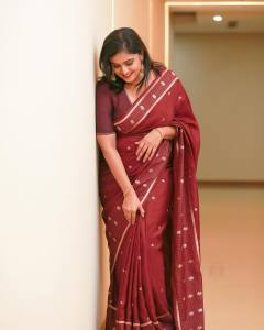 ramya-nambeesan-stage-performance-photos-017