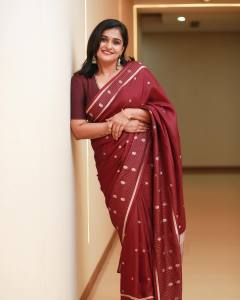 ramya-nambeesan-stage-performance-photos-018