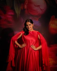 ramya-nambeesan-stylish-photoshoot-latest-011