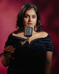 remya-nambeesan-in-dark-colour-latest-fashion-outfit-images-001