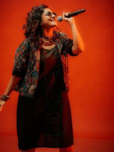 remya-nambeesan-in-stylish-and-trending-ornaments-look-outfit-photos-011