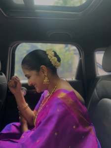 remya-nambeesan-in-violet-pattu-saree-with-jasmine-flower-look-photos-002