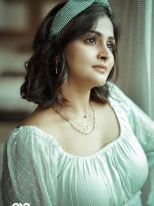 remya-nambeesan-makeup-photoshoot-009