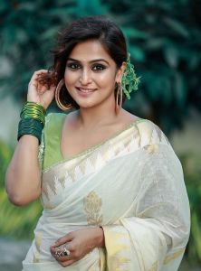 remya nambeesan new onam saree photos -001