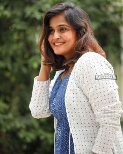 remya-nambeesan-new-photoshoot-in-western-style-007