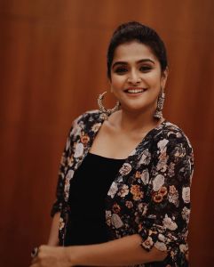 remya-nambeesan-new-photoshoot-in-western-style-008
