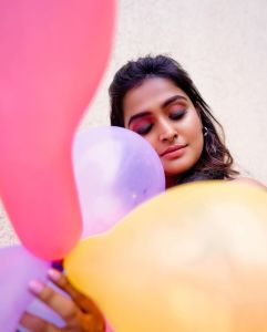 remya-nambeesan-new-photoshoot-in-western-style-018