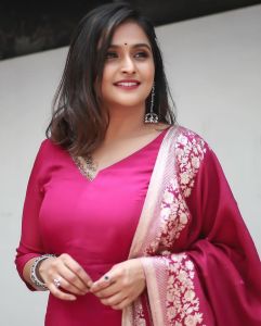 remya-nambeesan-photos-in-red-churidar-002