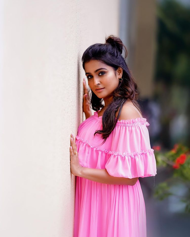 remya-nambeesan-new-photoshoot-in-western-style-022