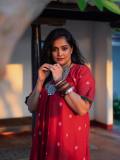 remya-nambeesan-in-stylish-and-trending-ornaments-look-outfit-photos-003