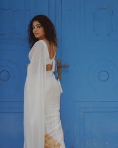 actress-rima-kallingal-in-white-net-saree-photos-006