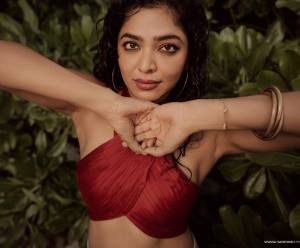 actress-rima-kallingal-latest-images-gallery-0123-001
