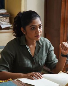 rima-kallingal-fashion-dress-in-black-colour-012