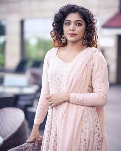 rima-kallingal-latest-photos-009