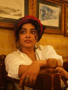 rima-kallingal-messy-look-hairstyle-photos-002
