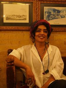 rima-kallingal-messy-look-hairstyle-photos-003