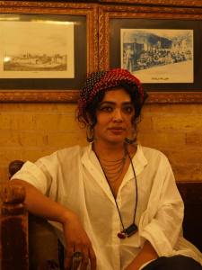 rima-kallingal-messy-look-hairstyle-photos-006