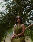 actress-rima-kallingal-latest-pics-in-tribal-style-dress-without-blouse-008