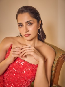 rukmini-vasanth-latest-photoshoot-photos-023