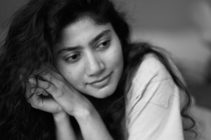 actress-sai-pallavi-stylish-look-photos-003